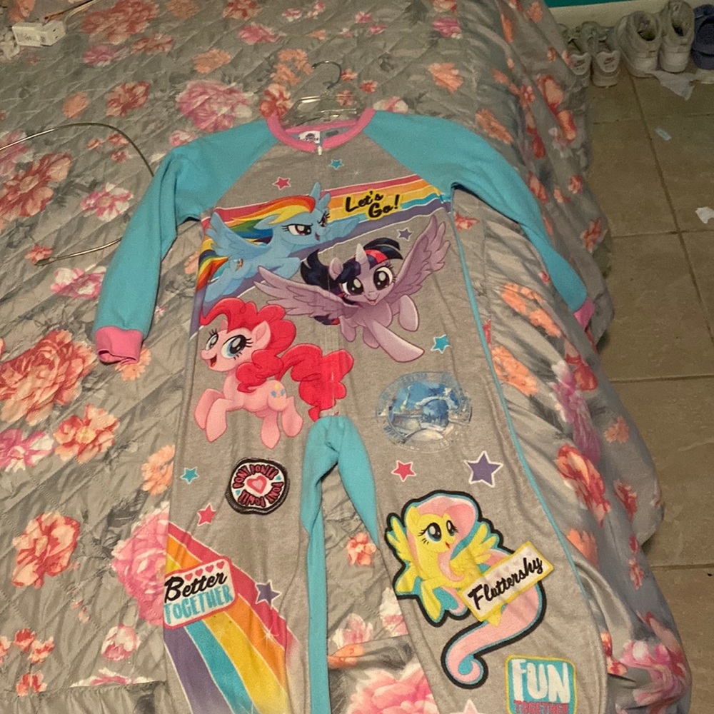 For the girls size 7/8
